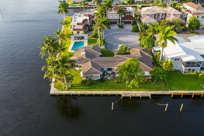 Manalapan Homes Over 10 Million