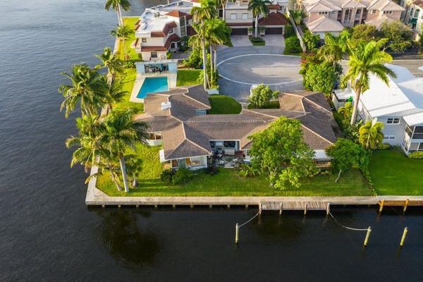Ocean-to-Intracoastal Estates