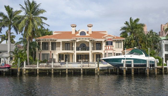 Yacht Dock Luxury Homes