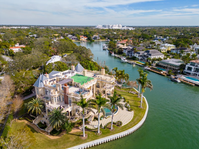 Real Estate at Pine Ridge Estates Naples